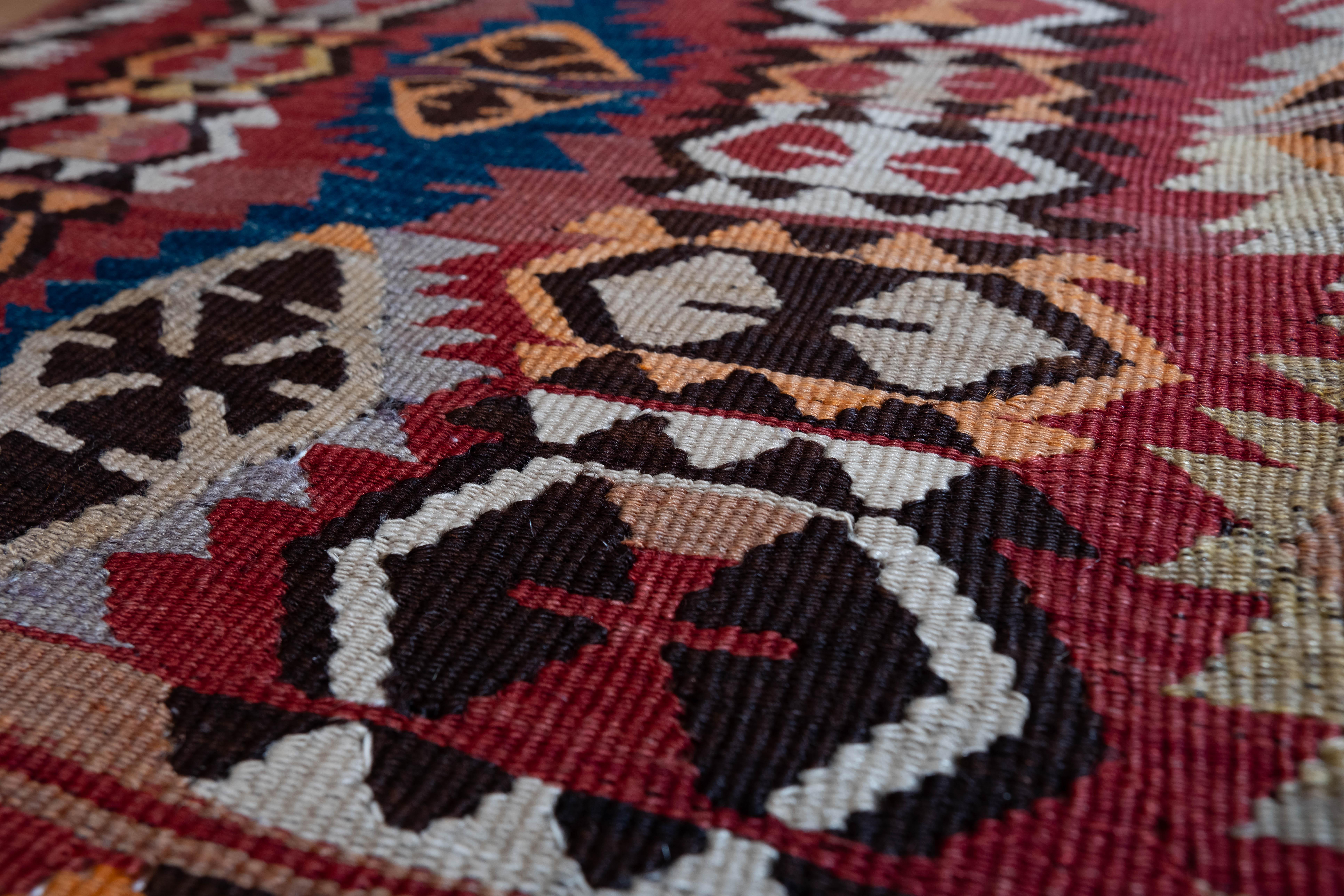 Mut Kilim Rug Vintage Wool Old Eastern Anatolian Turkish Carpet For Sale 1