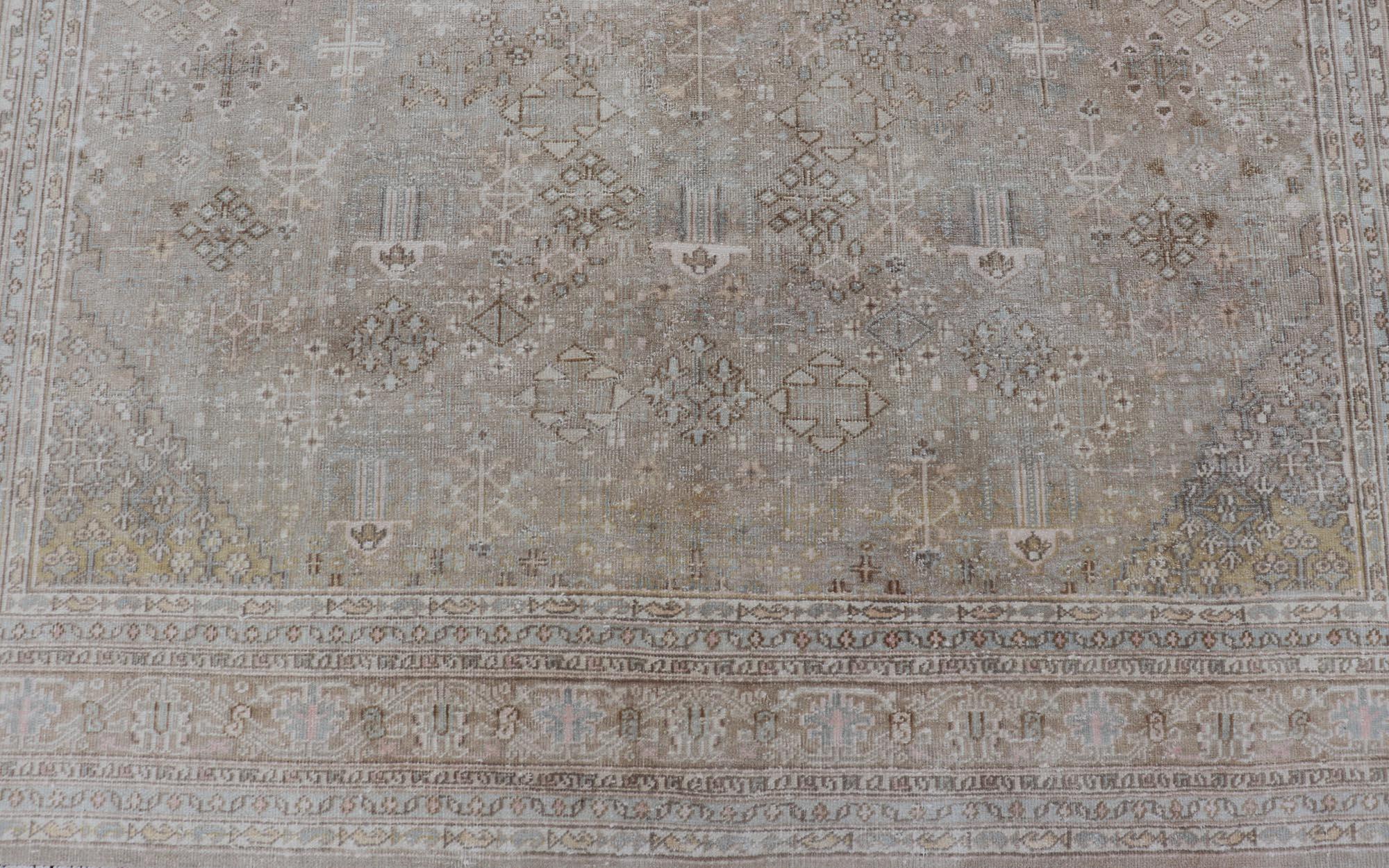 Mutierter antiker persischer Joshegan-Teppich mit subgeometrischem All-Over-Design im Angebot 7