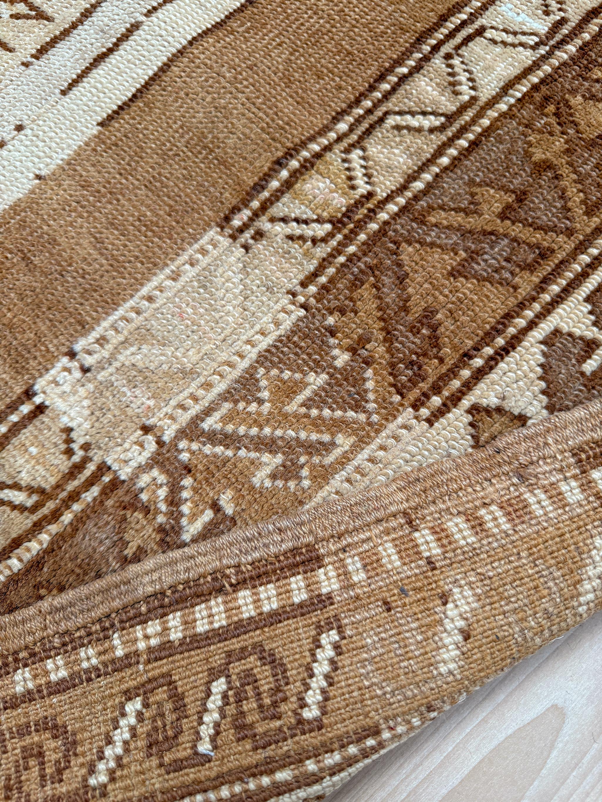 Kars marrone tenue - Tappeto in lana curda vintage - 6′×9′4″ - Turchia orientale in vendita 3