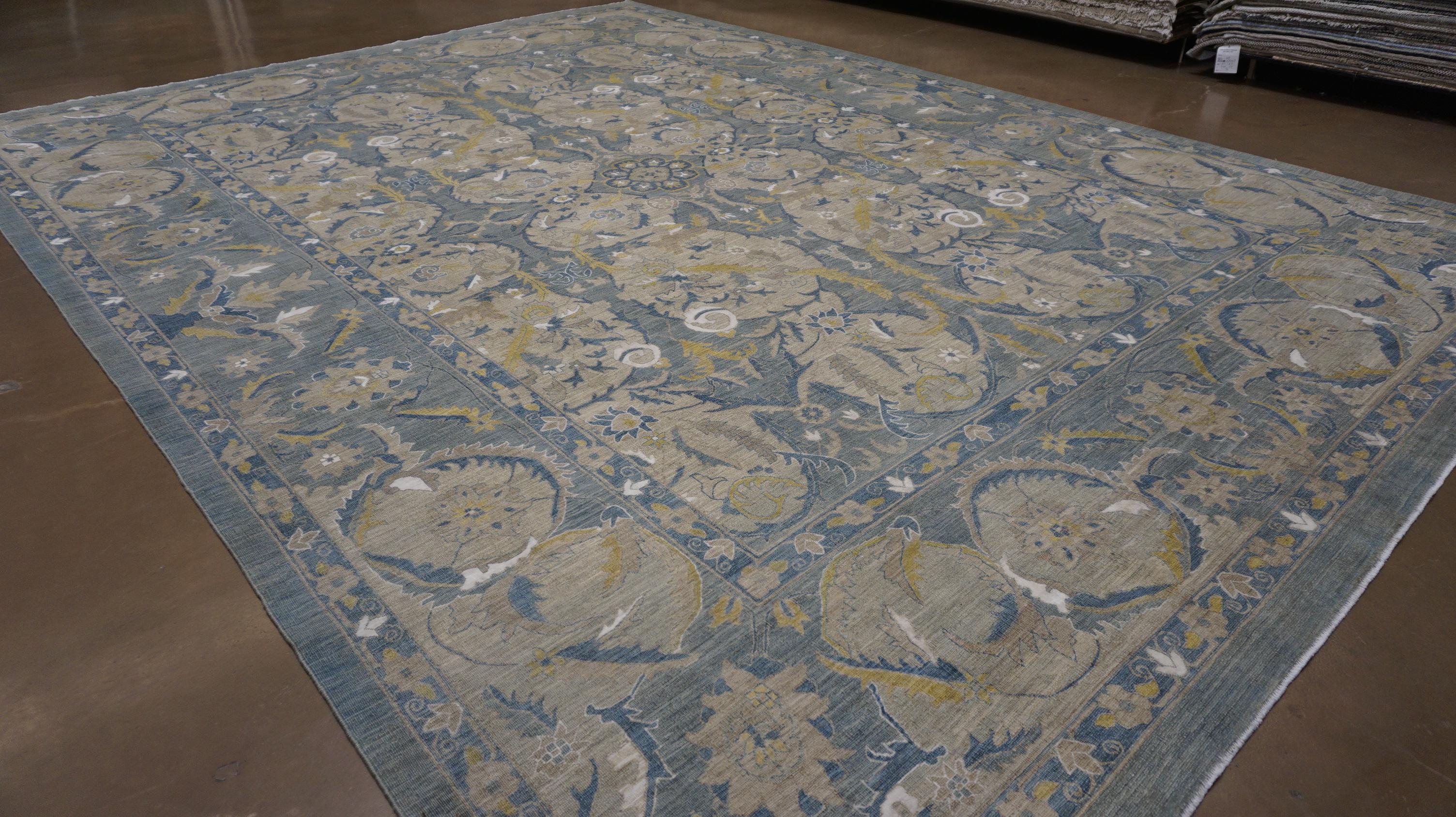 Alfombra de lana con diseño de palmetas y hojas en oro y azul apagados 8'10''x12'2'' en venta 3