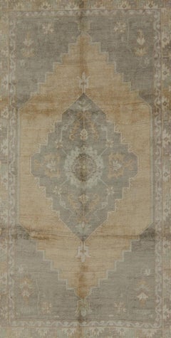 Muted Mid-20th Century Vintage Oushak Rug with Medallion in Gray and Butter