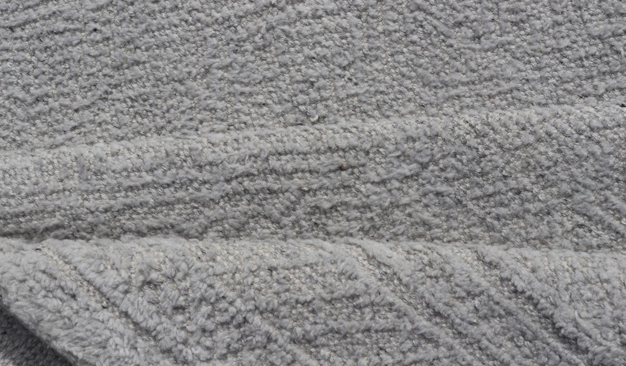Gedämpfte moderne indische alle grau handgeknüpften Teppich 5'7 x 9'0 im Angebot 5