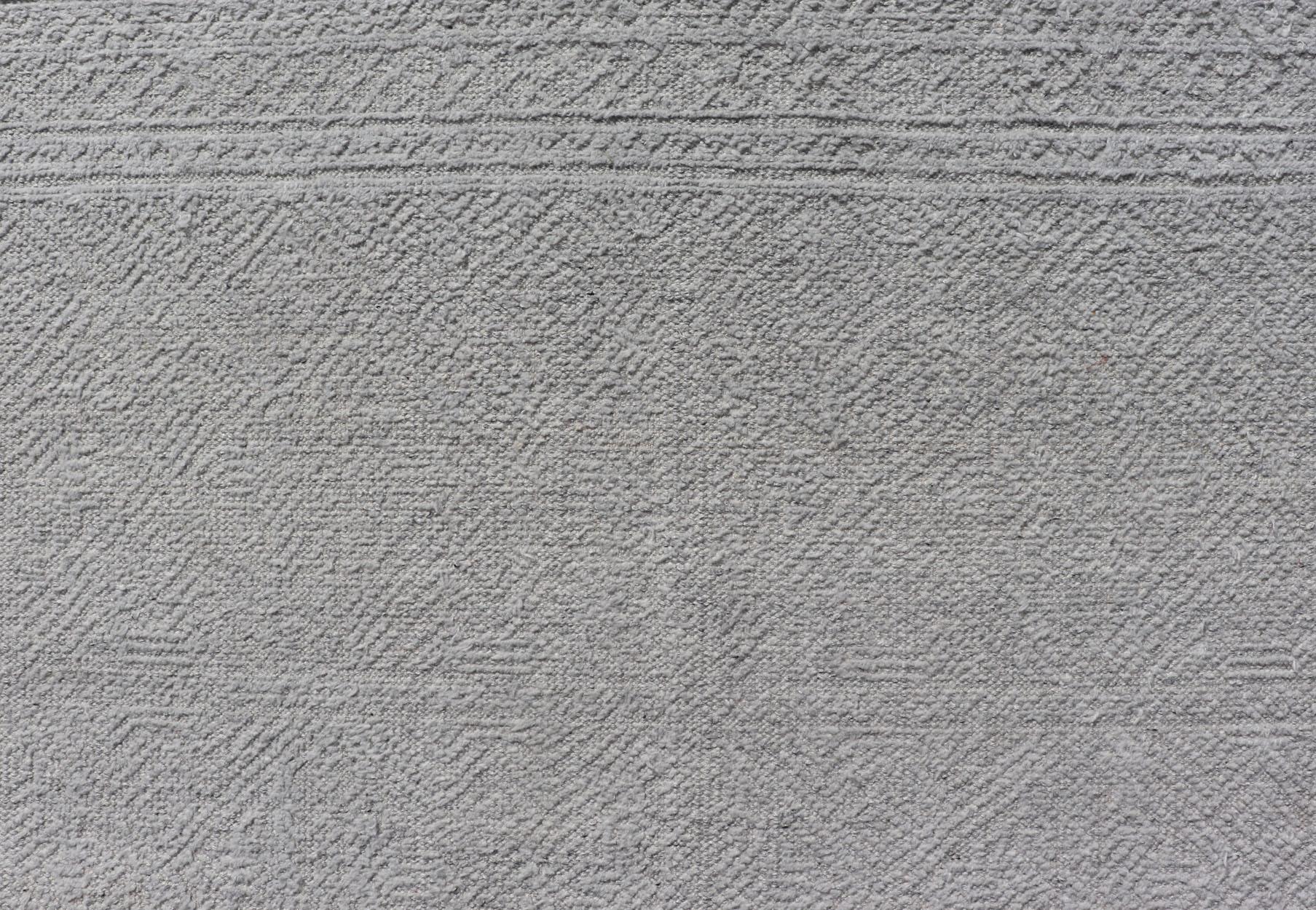Gedämpfte moderne indische alle grau handgeknüpften Teppich 5'7 x 9'0 (21. Jahrhundert und zeitgenössisch) im Angebot