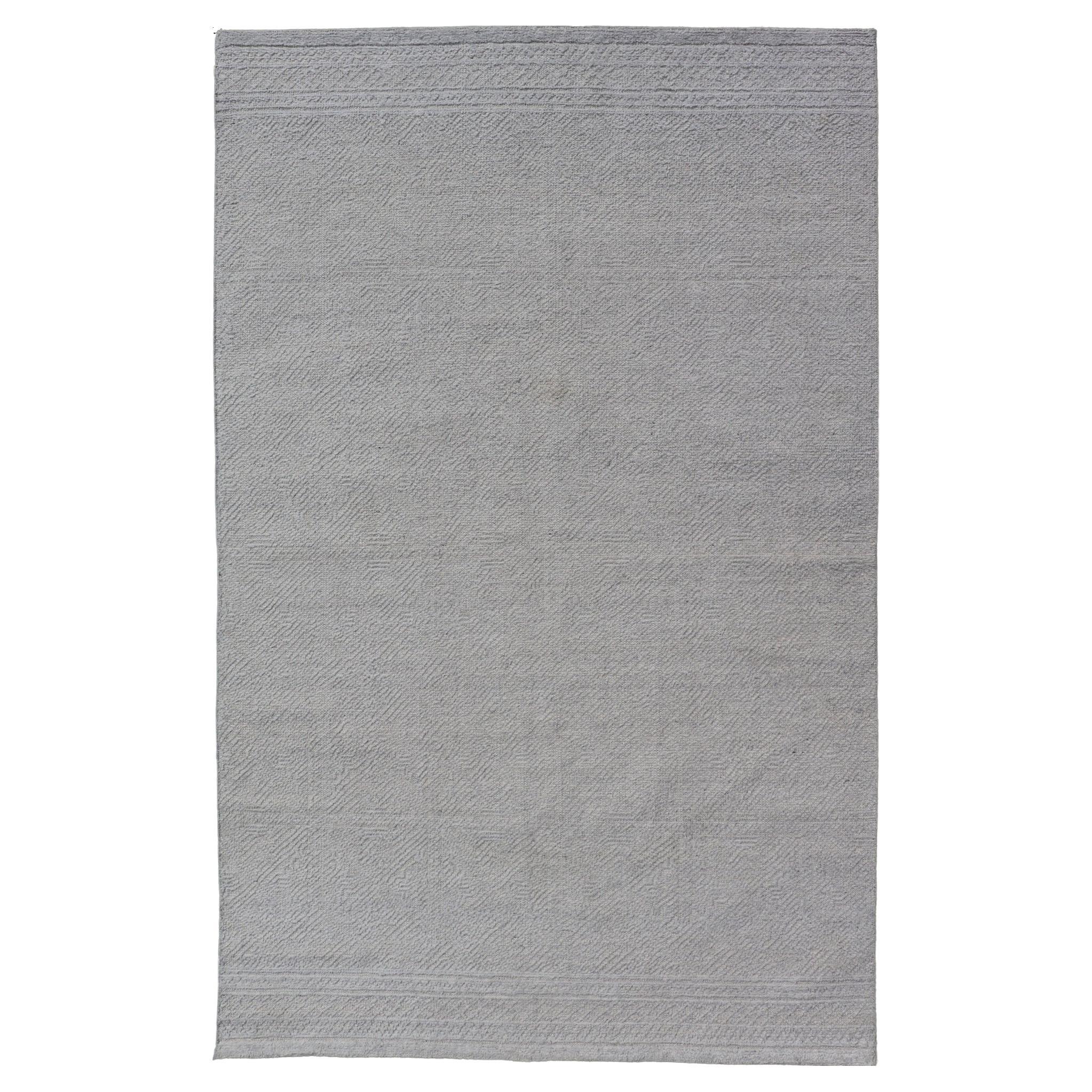 Gedämpfte moderne indische alle grau handgeknüpften Teppich 5'7 x 9'0 im Angebot
