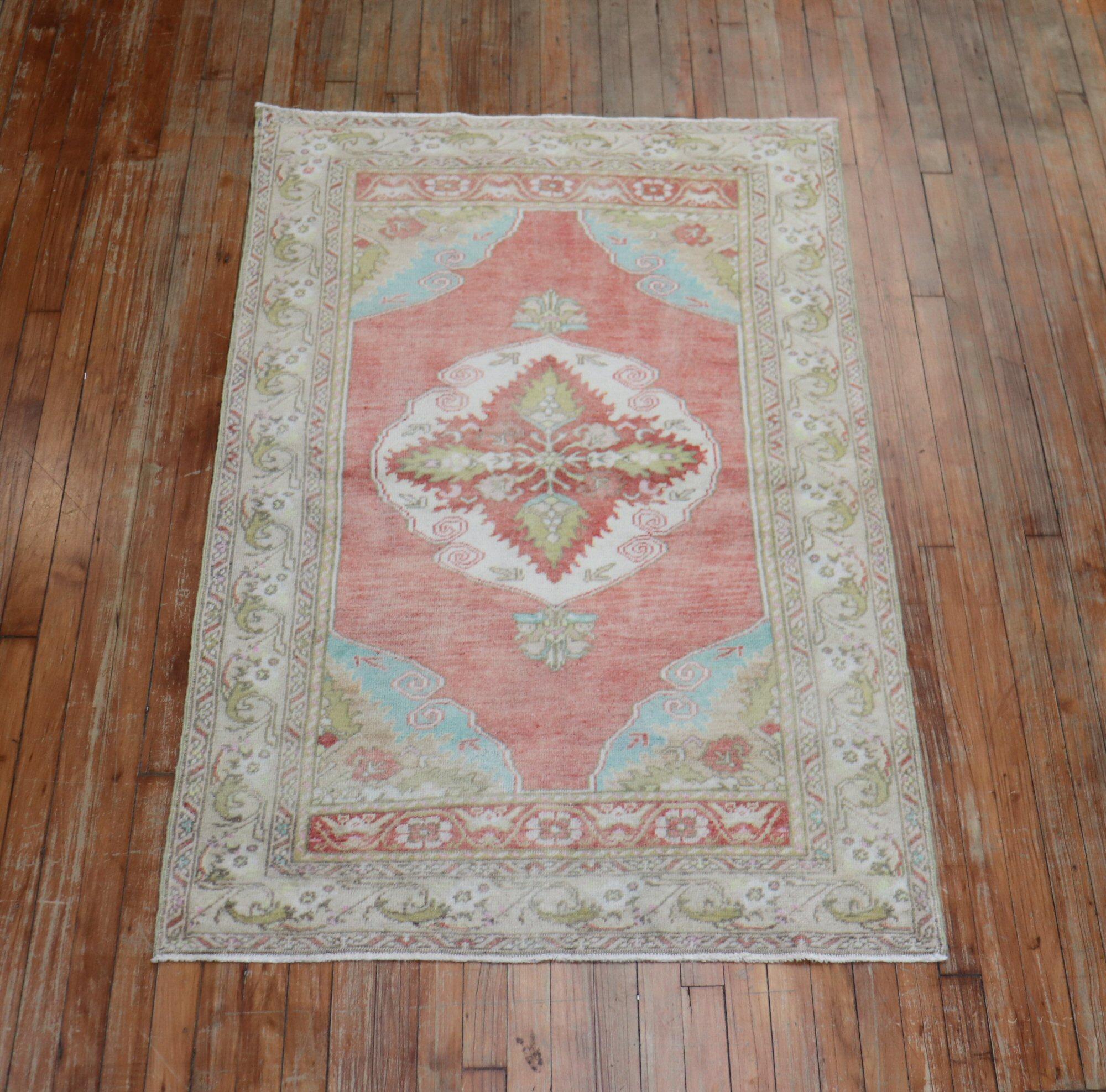 Muted Red Pink Turkish Scatter Size Rug In Good Condition In New York, NY