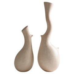 Coppia di sculture organiche astratte in ceramica, Tina Vlassopulos