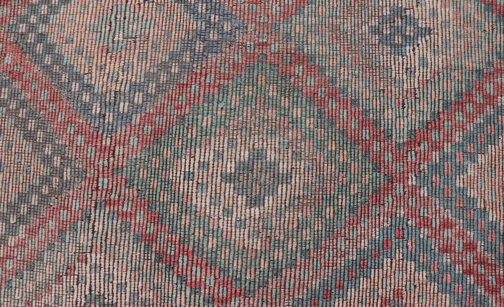 Tapis Kilim turc sourd et brodé vintage avec plusieurs couches de diamants en vente 5