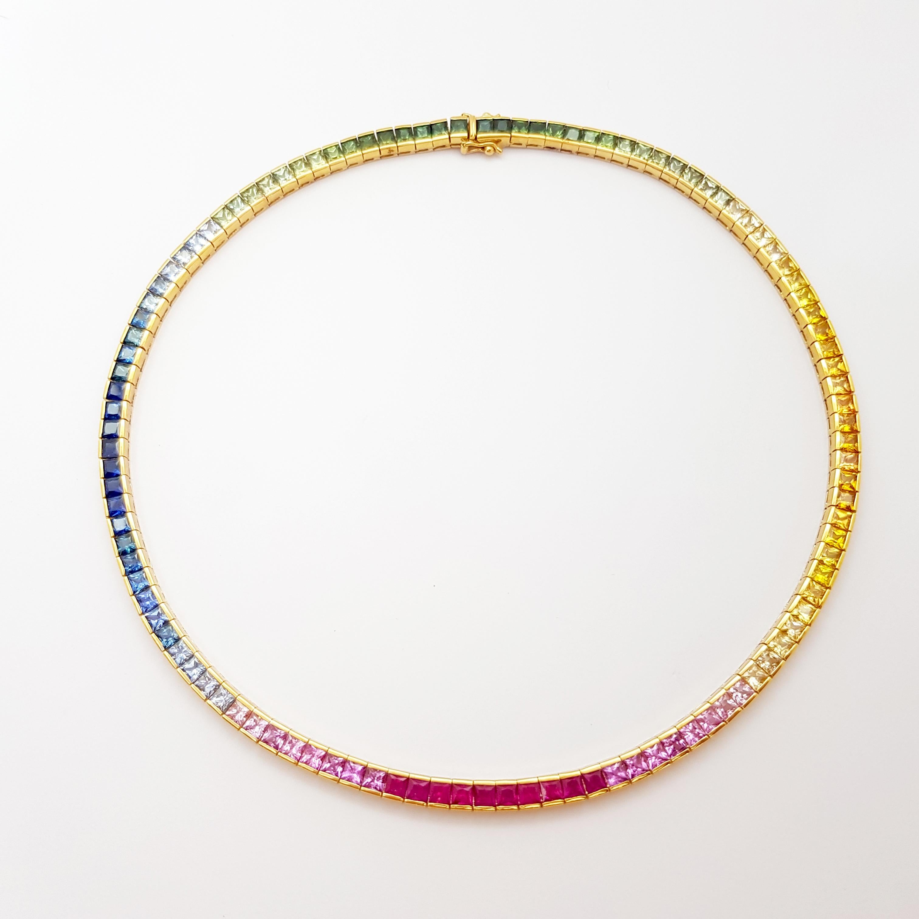 Contemporaneo Collana di zaffiri multicolore con montatura in oro 18K in vendita