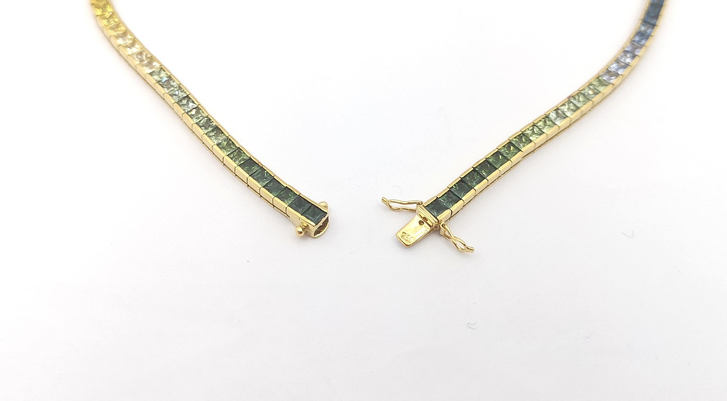 Halskette mit Muti-Color-Saphir in 18 Karat Goldfassungen gefasst Damen im Angebot