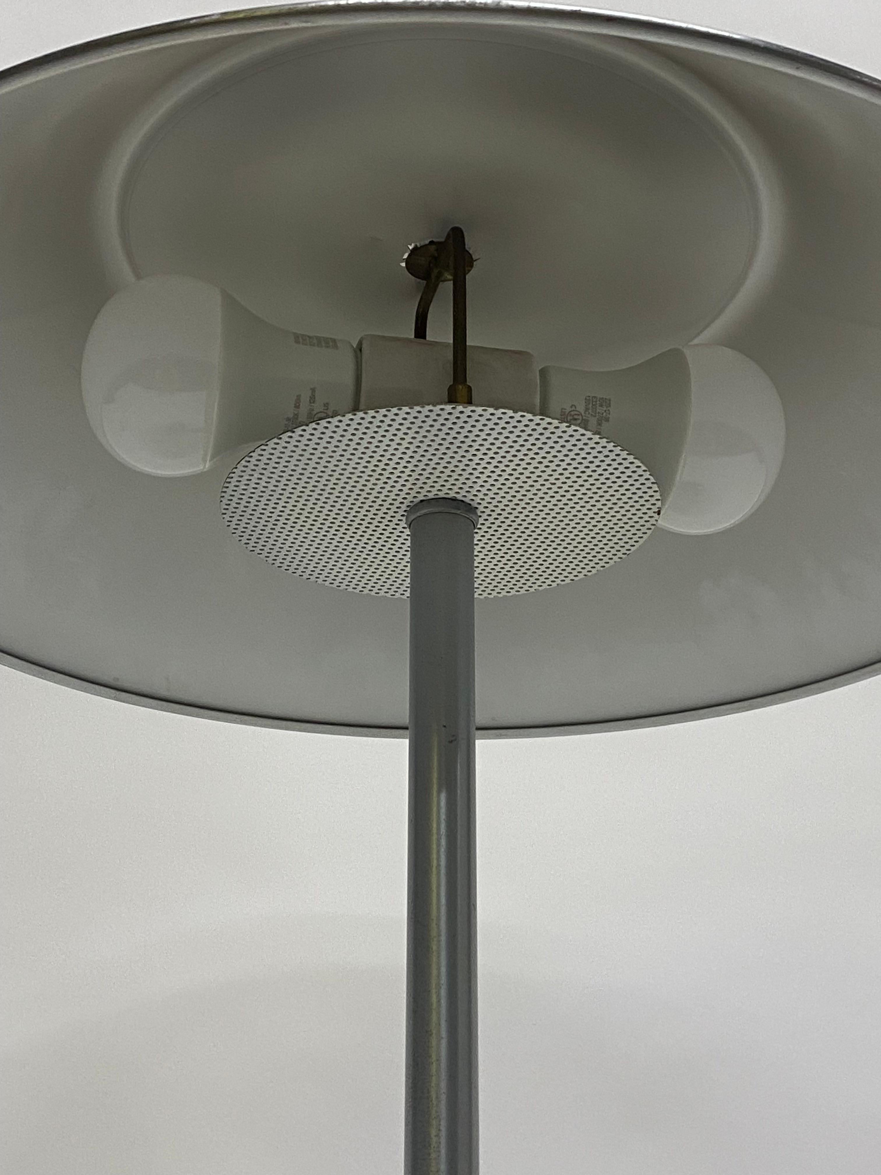 Lampe de bureau Mutual Sunset en aluminium de l'ère de la machine en vente 2