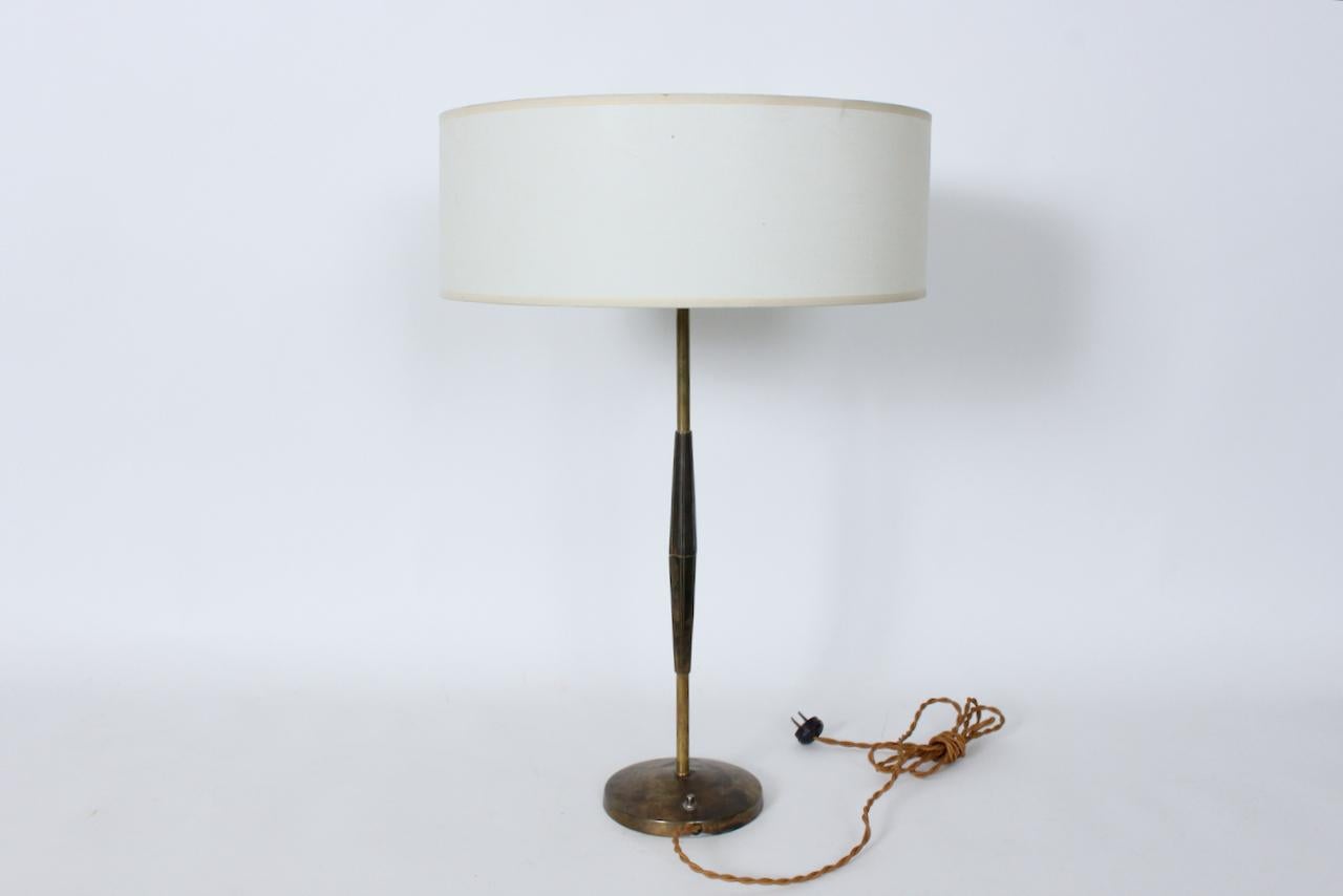 Mutual Sunset Lamp Co. Lámpara de mesa totalmente de latón, circa 1960 en venta 1