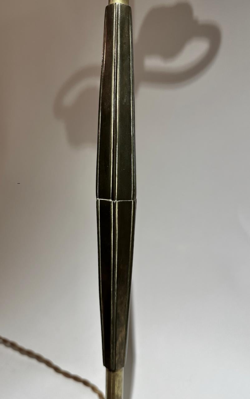 Mutual Sunset Lamp Co. Lámpara de mesa totalmente de latón, circa 1960 en venta 7