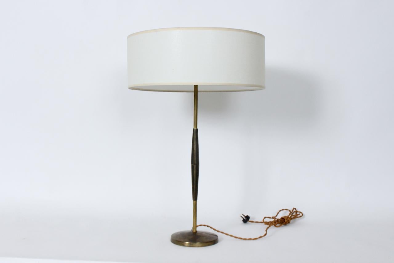 Mutual Sunset Lamp Co. Lámpara de mesa totalmente de latón, circa 1960 Estadounidense en venta