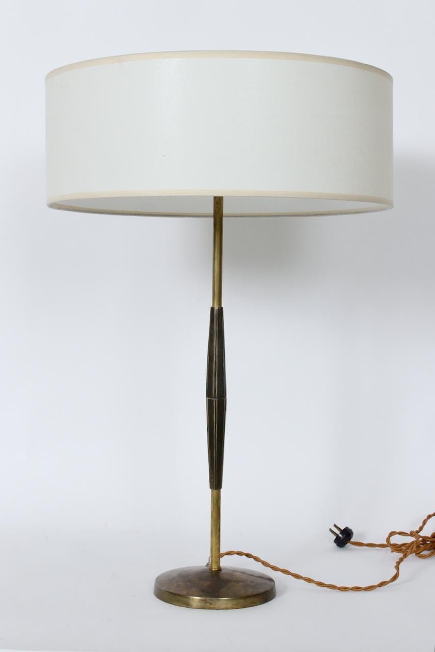 Mutual Sunset Lamp Co. Lámpara de mesa totalmente de latón, circa 1960 Chapado en venta