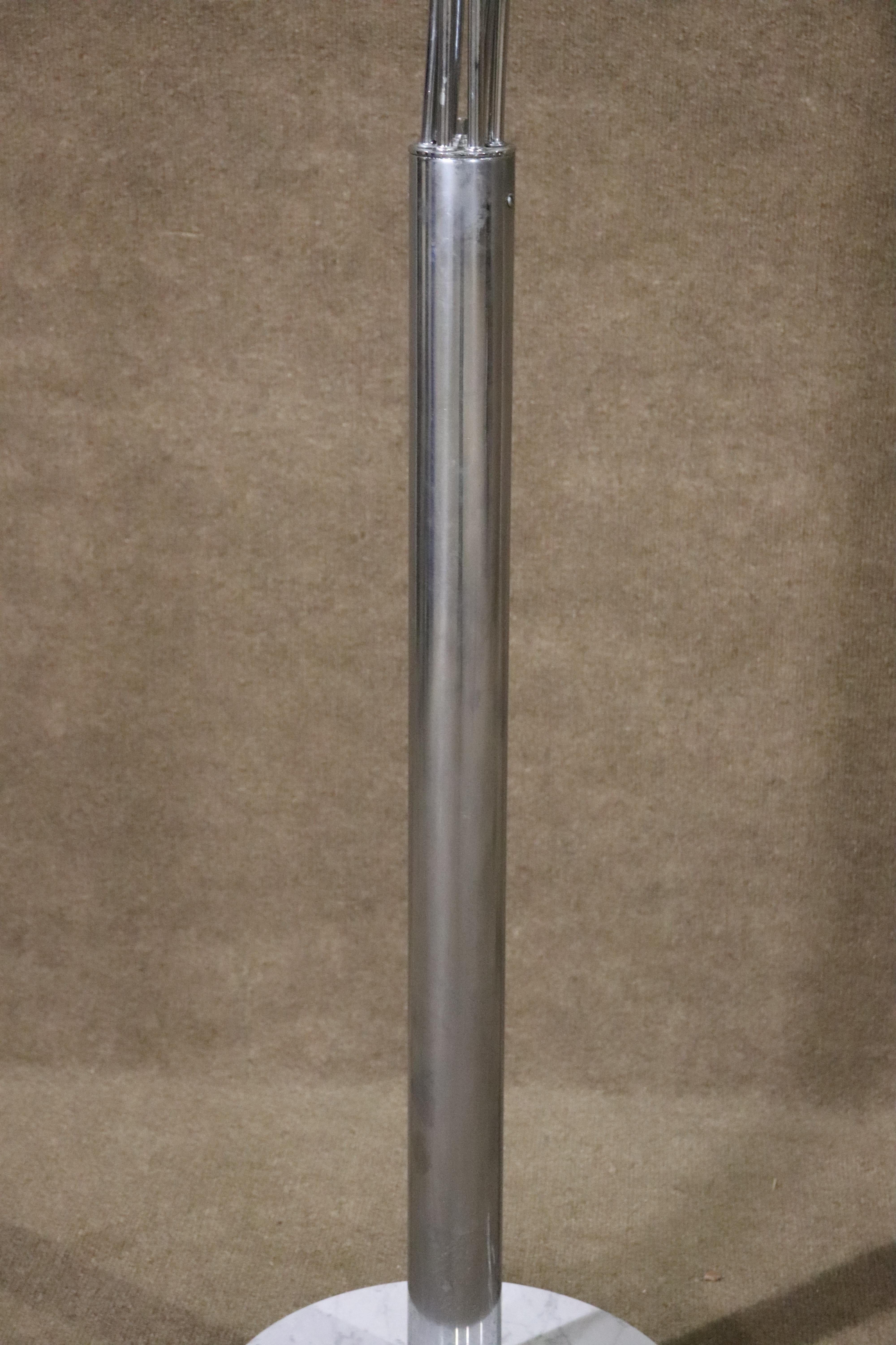 Lámpara de Arco Mutual Sunset Lighting Company siglo XX en venta