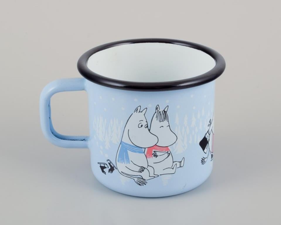 Muurla, Finland. Three enamel mugs with illustrations of Moomins In Excellent Condition For Sale In Copenhagen, DK
