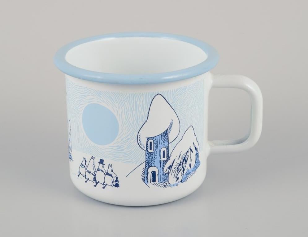 Muurla, Finland. Two enamel mugs with handles. 
Featuring illustrations of Moomins.
21st century.
In perfect condition.
Marked.
Dimensions: D 9.5 cm without handle x H 8.0 cm.
