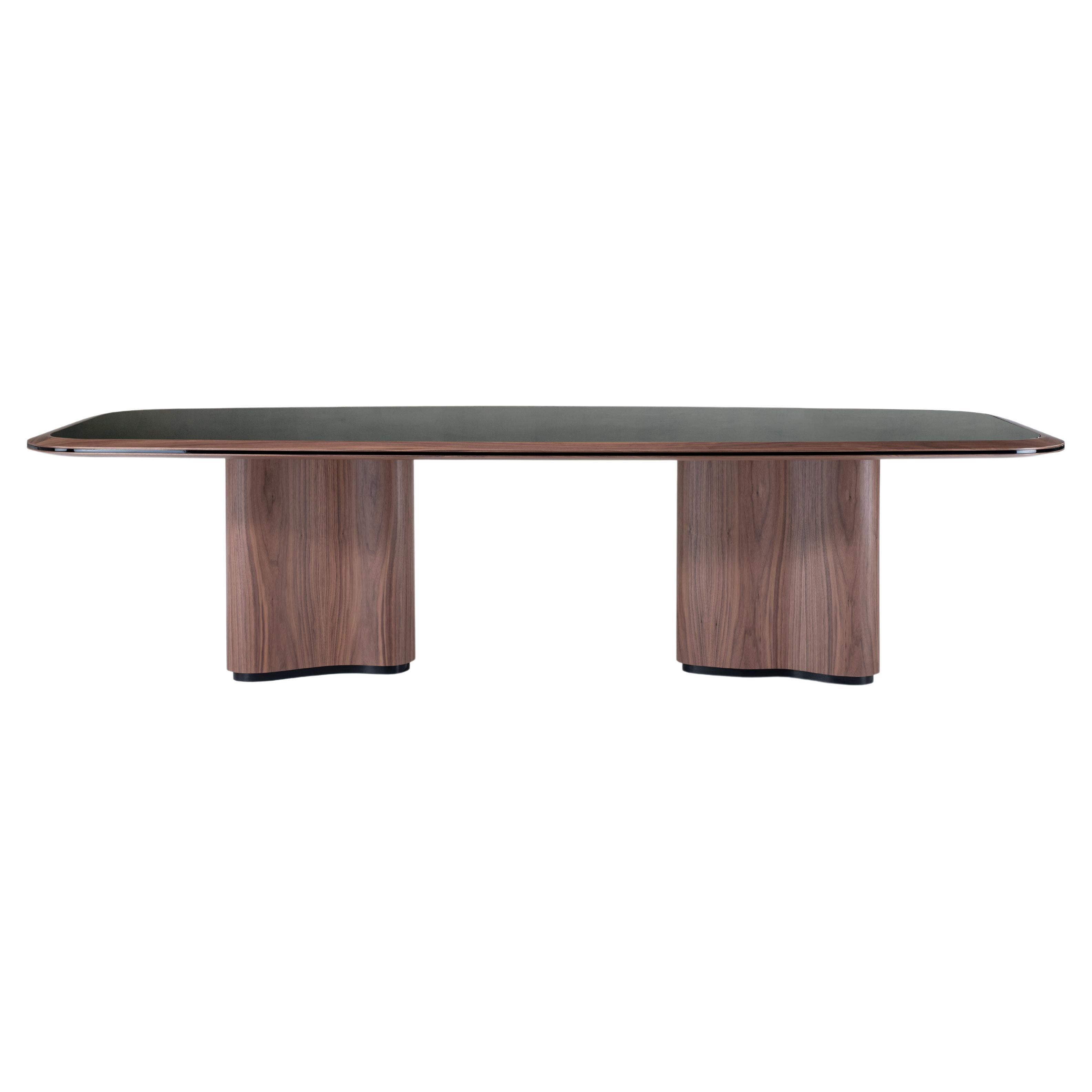 MUXIMA dining table with organic-shaped legs For Sale