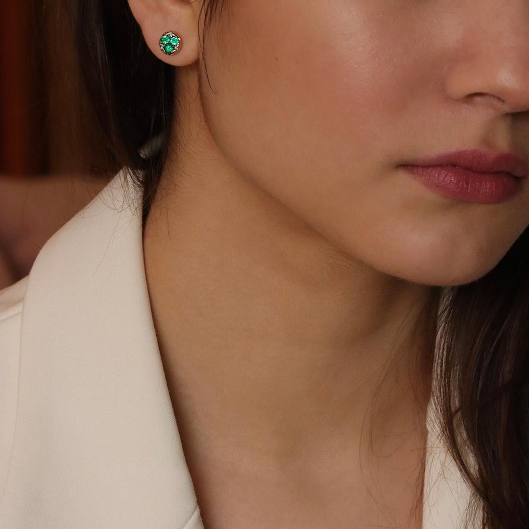 Muzo Colombian Emerald Alexandrite Rose Gold Stud Earrings For Sale 1