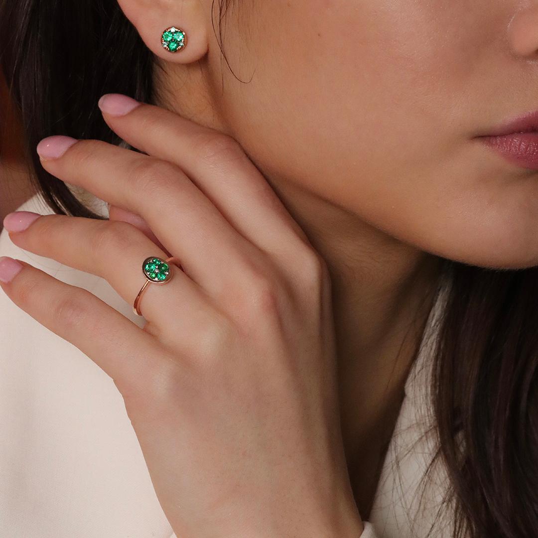 Muzo Colombian Emerald Alexandrite Rose Gold Stud Earrings For Sale 2