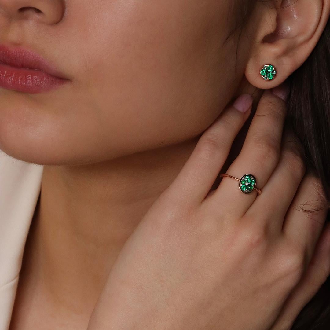 Muzo Colombian Emerald Alexandrite Rose Gold Stud Earrings For Sale 3