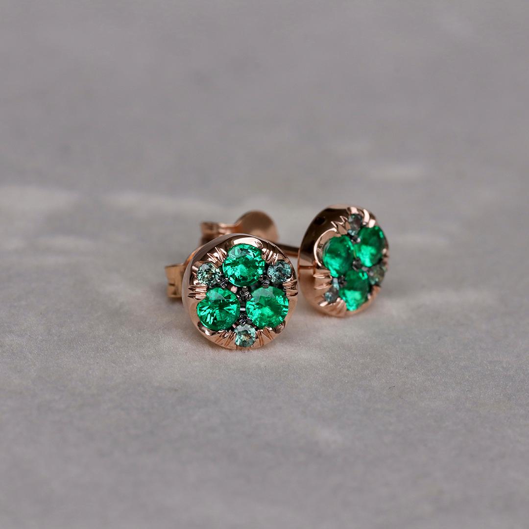 Women's or Men's Muzo Colombian Emerald Alexandrite Rose Gold Stud Earrings For Sale