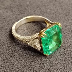 Muzo Colombian insignificant old Mine cut 9.47 carat emerald ring