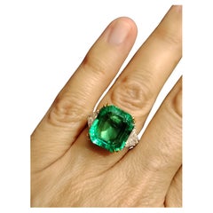 Antique Muzo Colombian insignificant old Mine cut 9.47 carat emerald ring