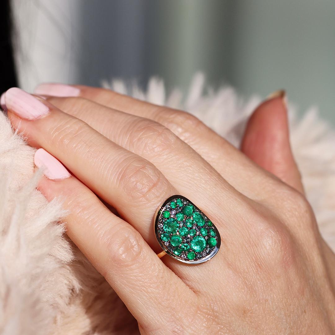 Muzo Emerald Alexandrite Mosaic Pave Ring For Sale 6