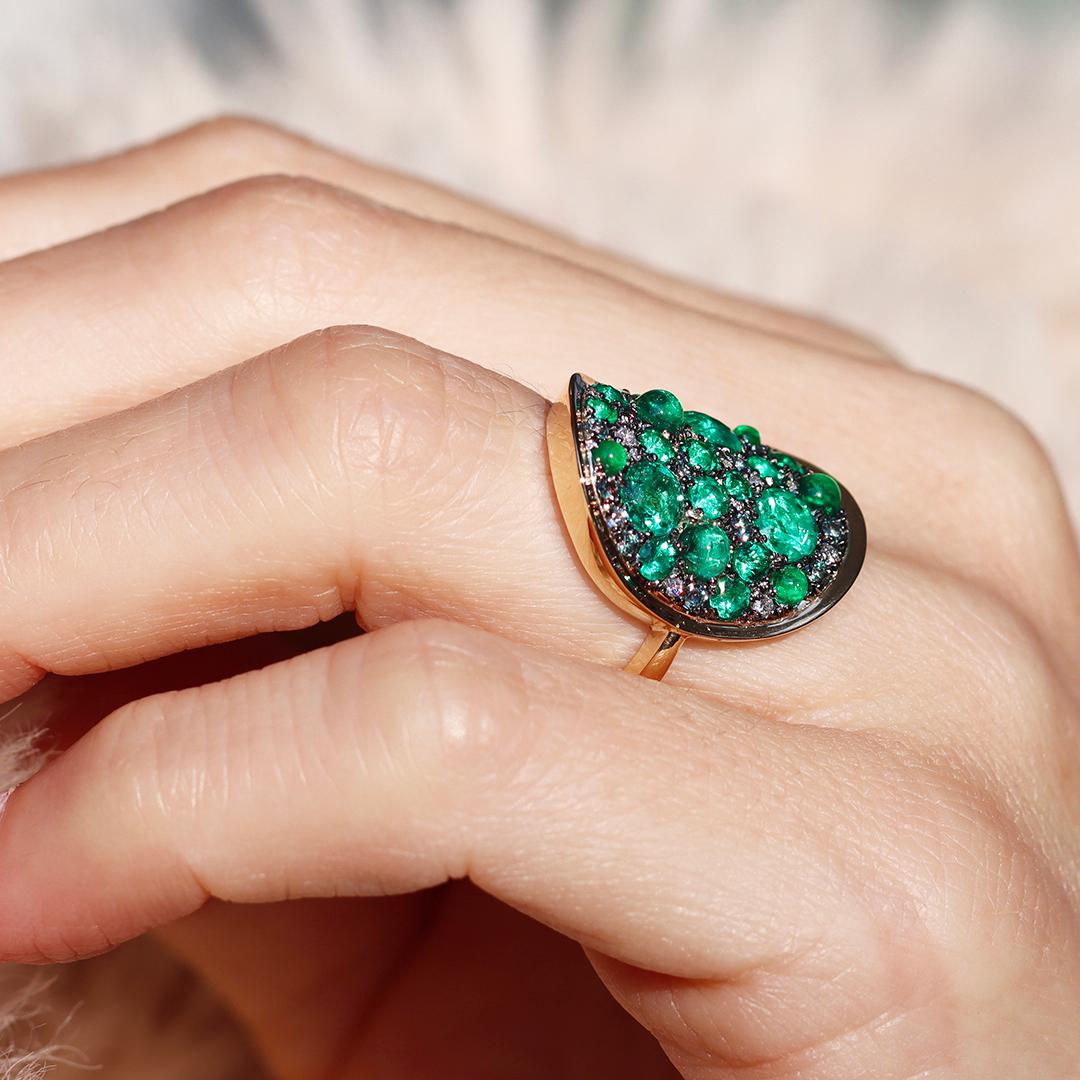 Muzo Emerald Alexandrite Mosaic Pave Ring For Sale 8