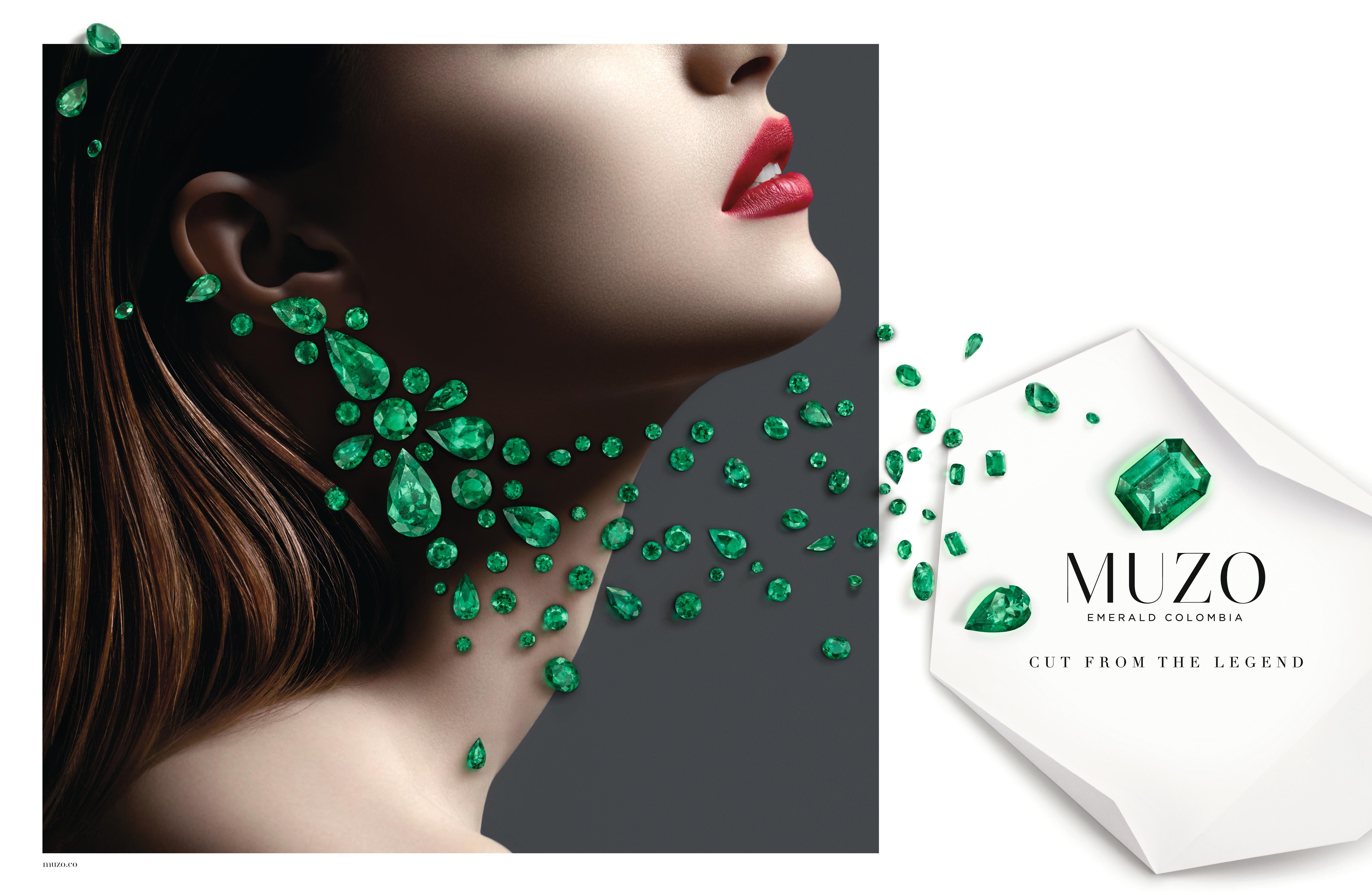 Muzo Emerald Colombia Emerald 18K Yellow Gold Stud Earrings In New Condition In New York, NY