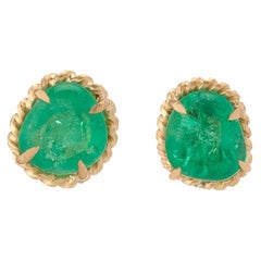 Muzo Emerald Colombia Emerald 18 Karat Yellow Gold Stud Earrings