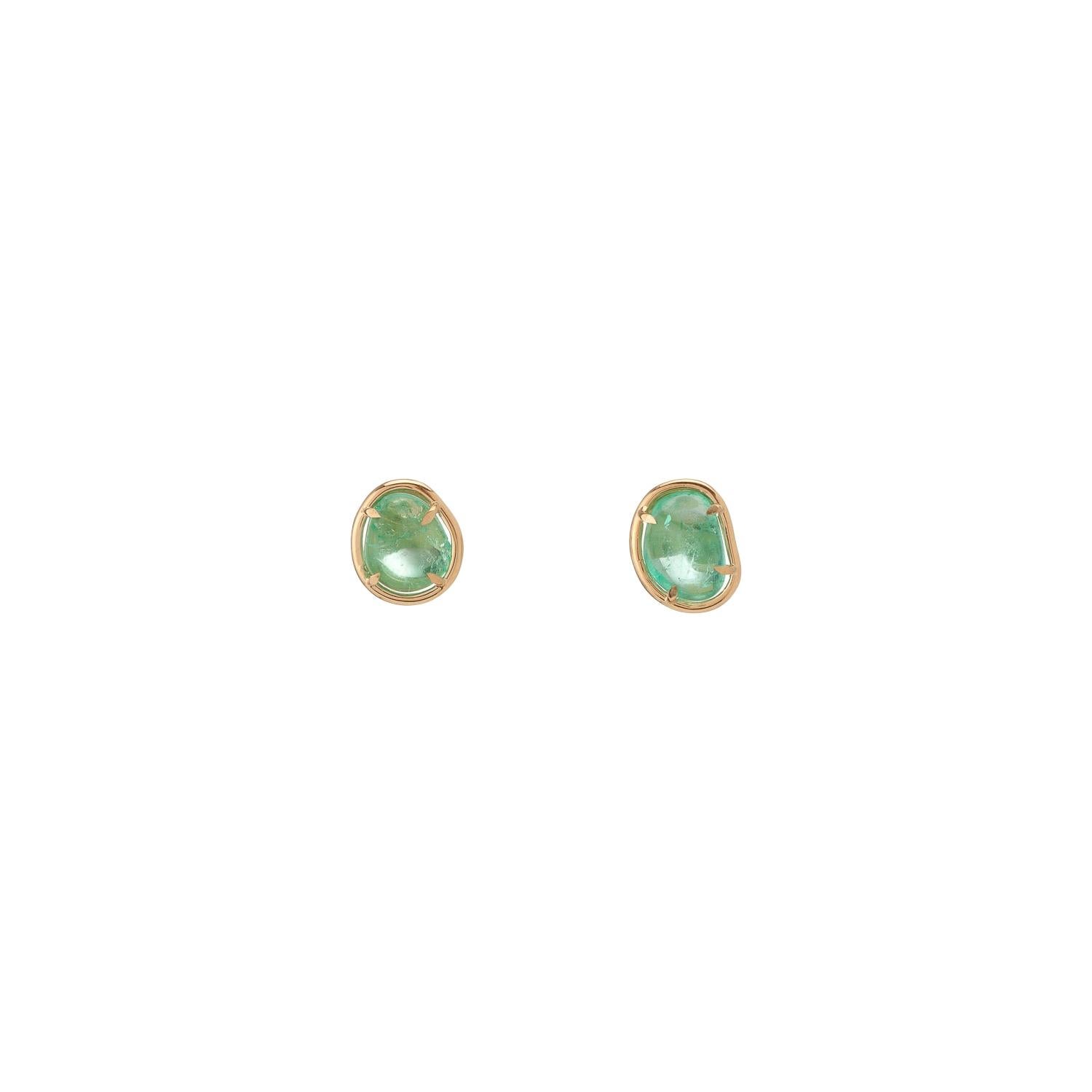 Muzo Emerald Colombia Emerald 18K Yellow Gold Classic Stud Earrings