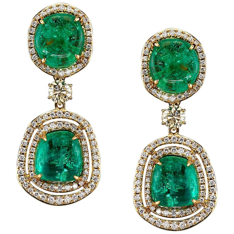 Muzo Emerald Colombia emerald, diamond and 18K yellow gold drop earrings, 2018 