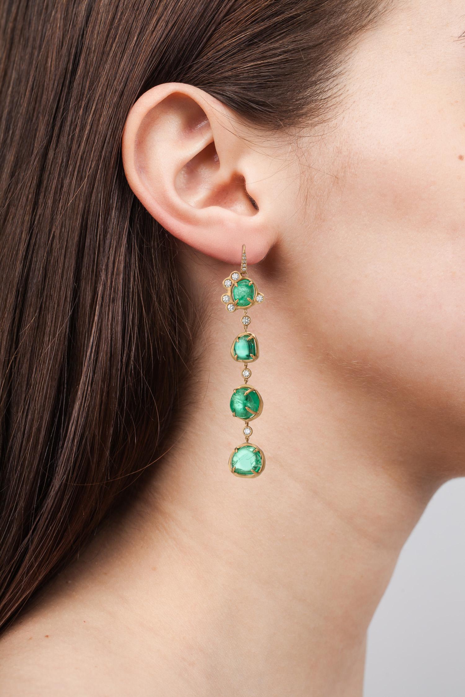 Contemporary Muzo Emerald Colombia Emerald Diamonds 18K Yellow Gold Drop Earrings For Sale