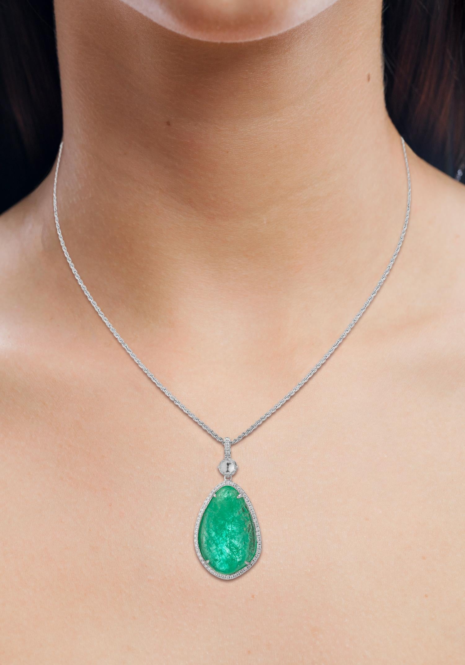 Muzo Emerald Colombia Heritage Atocha Necklace set with 22 carats Emerald

Atocha is inspired by a collection of jeweled treasures destined for the Royal family, who ruled the Spanish Empire in the 17th century.  The galleons of the Nuestra Señora