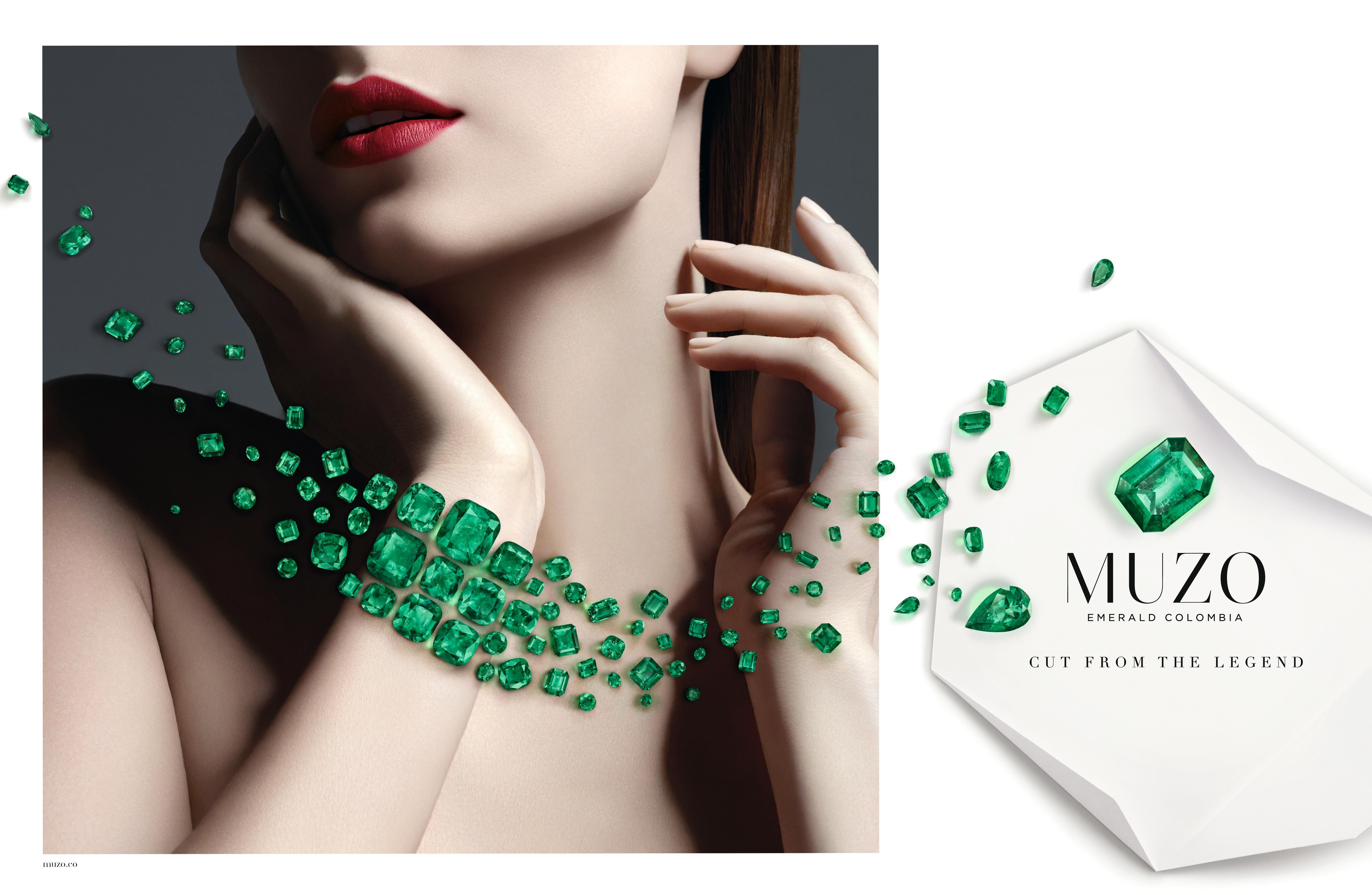 Muzo Emerald Colombia Diamonds Modern 18K White Gold Chain Necklace In New Condition In New York, NY