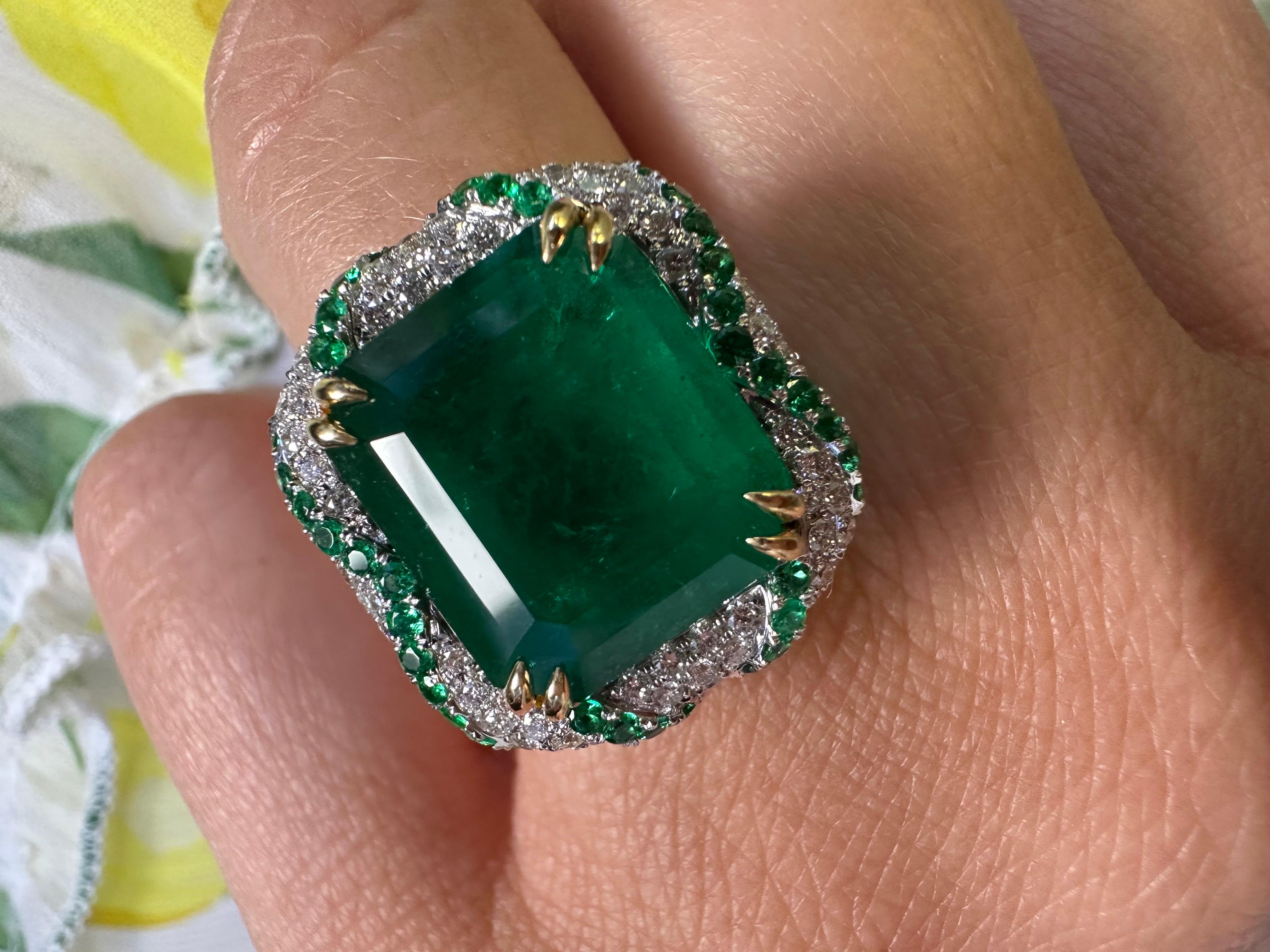 Muzo Emerald diamond ring 18KT RARE GRS certified Muzo green For Sale 2
