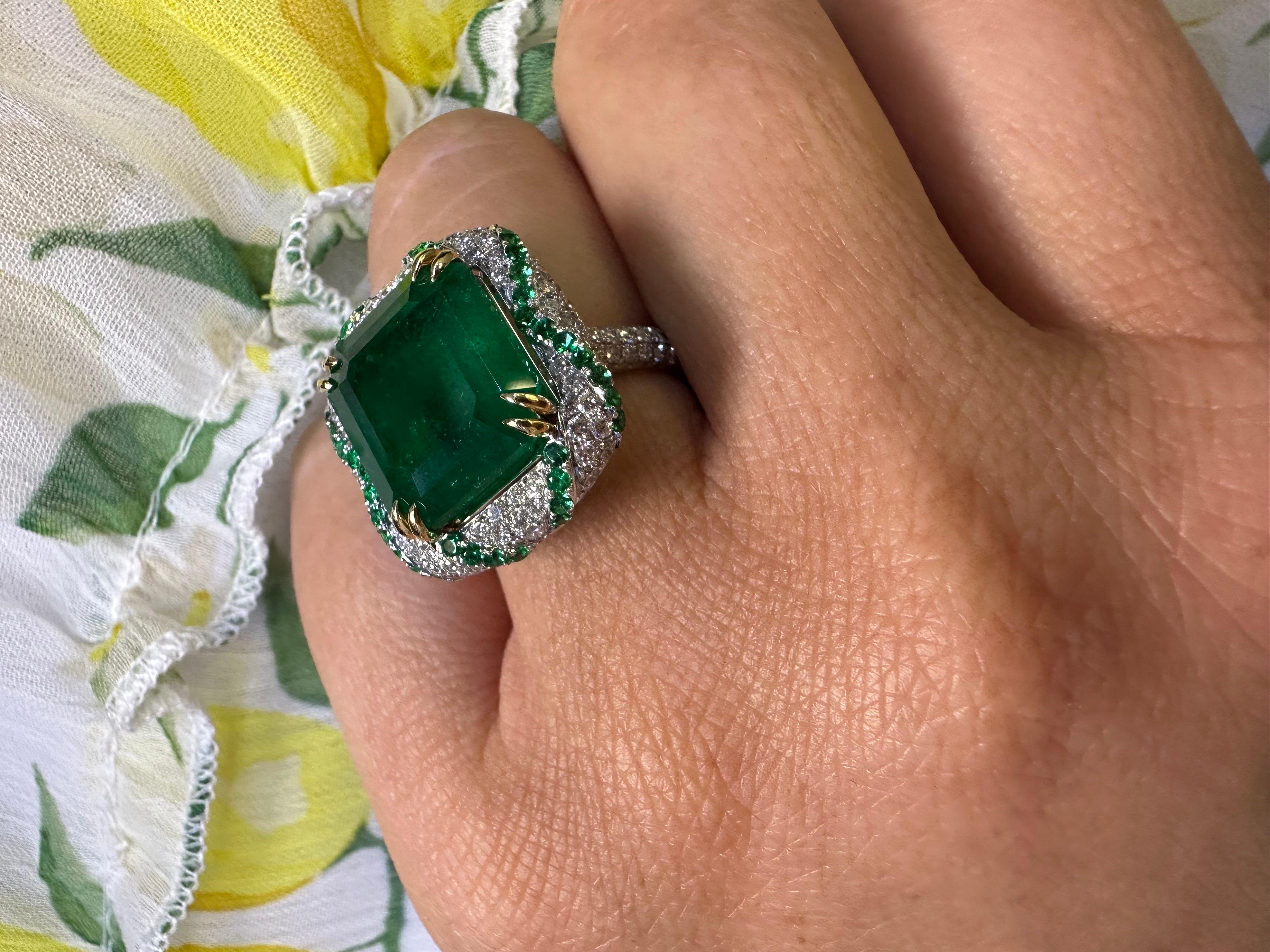 Muzo Emerald diamond ring 18KT RARE GRS certified Muzo green For Sale 3