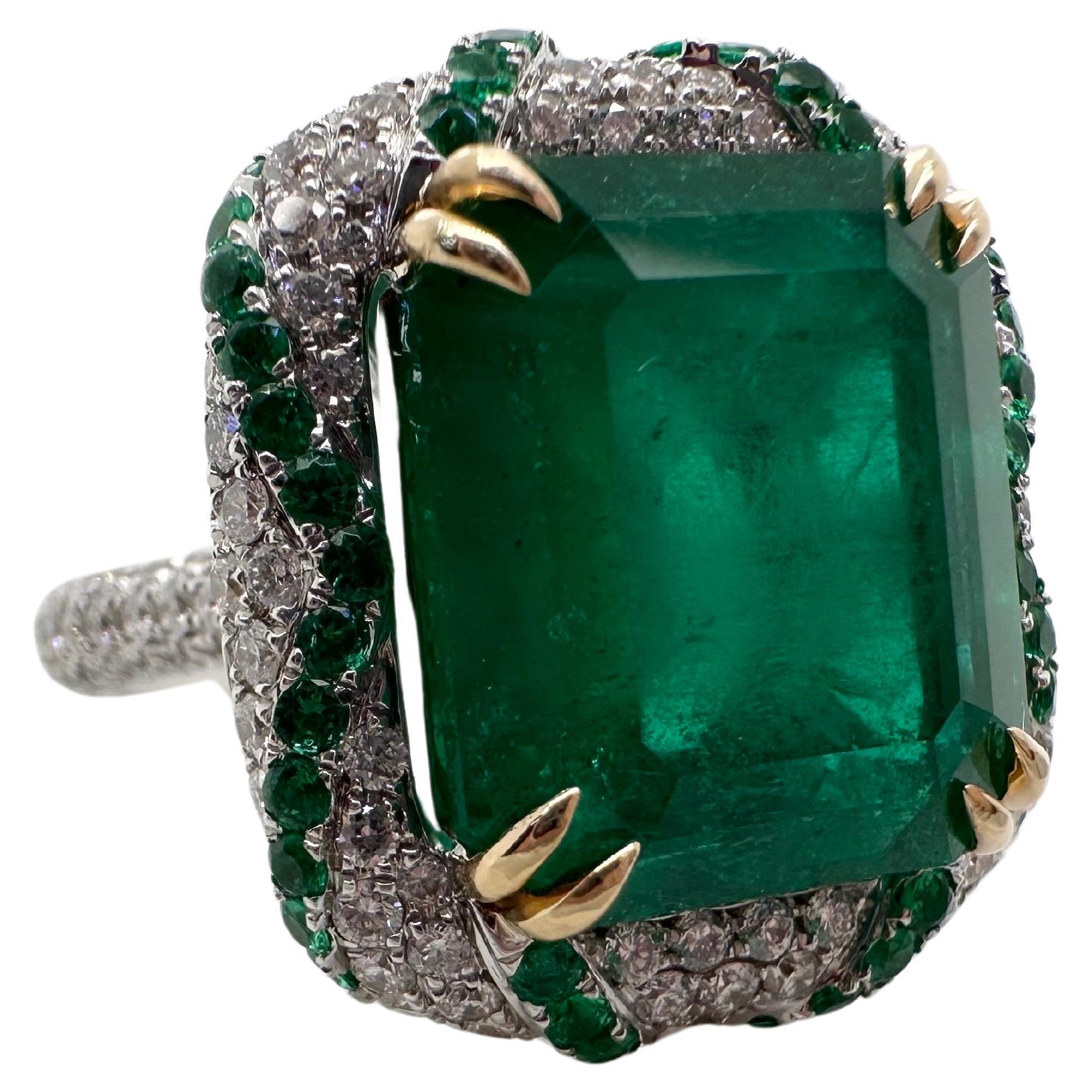 Bague Muzo en diamants et émeraude 18 carats certifiée GRS, RARE Muzo vert en vente