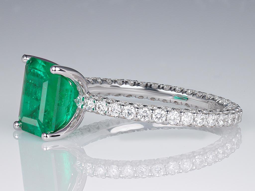 Emerald Cut Muzo Green Colombian Emerald 2.19 ct Ring with Diamonds in 18K white gold For Sale