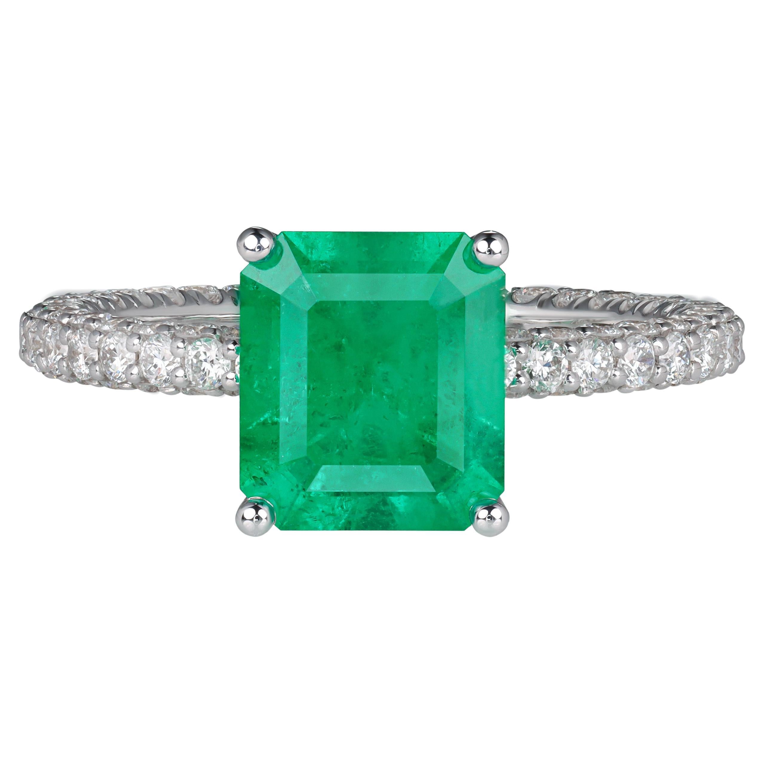 Muzo Green Colombian Emerald 2.19 ct Ring with Diamonds in 18K white gold For Sale