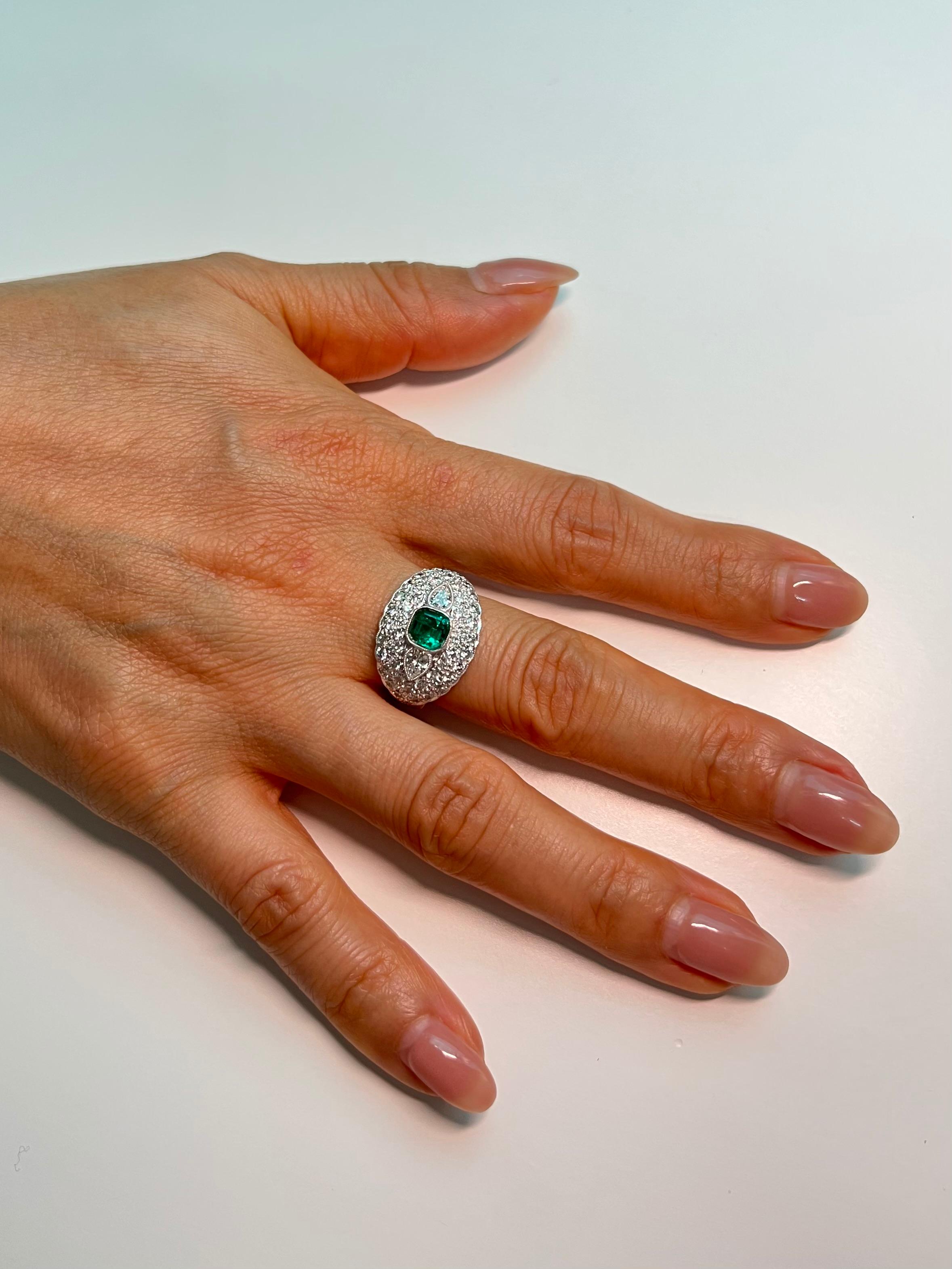 Muzo Green Emerald & Diamond Ring, Vivid Green and Transparent For Sale 6