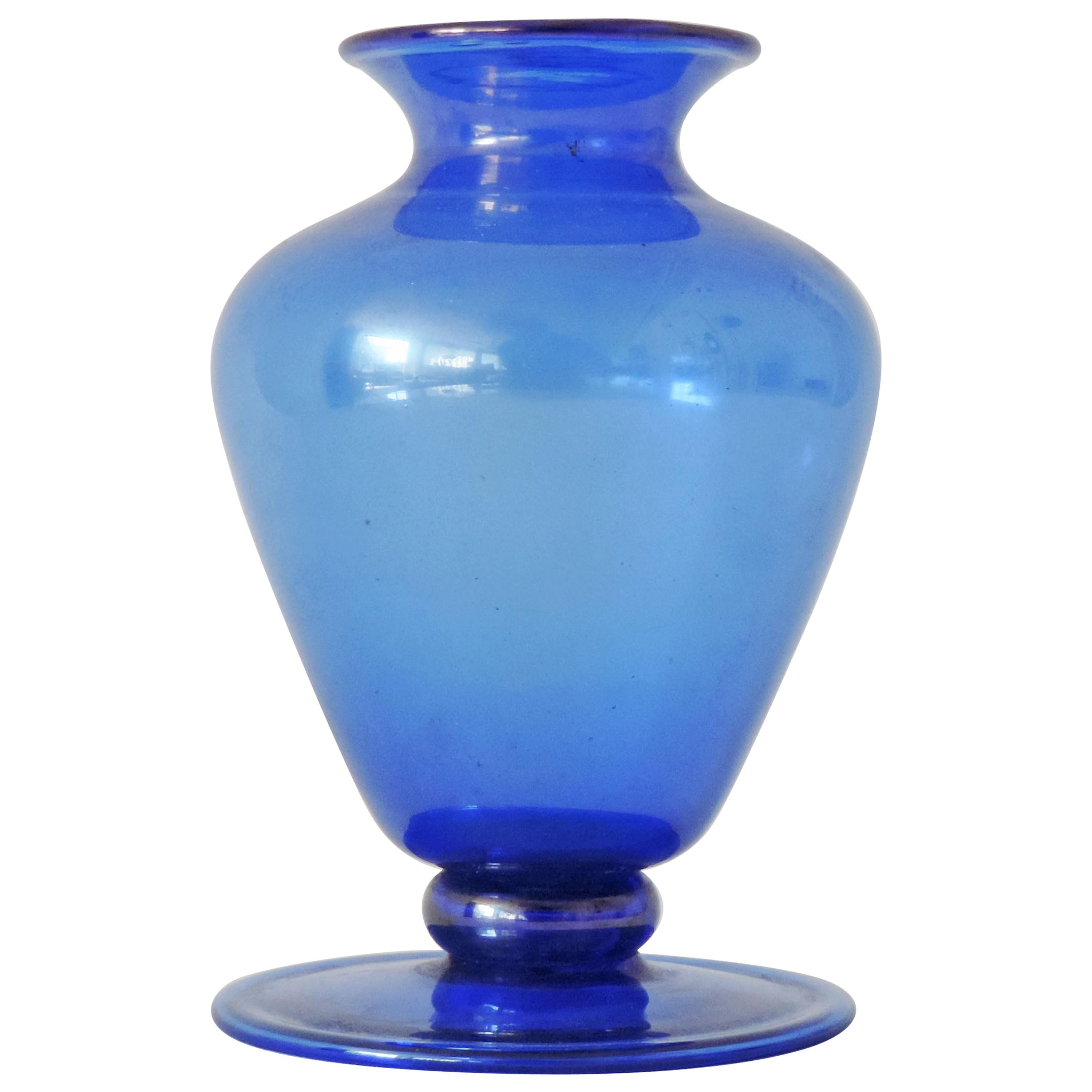 Vase M.V.M Cappellin en verre de Murano modèle n° 5383 en bleu, Italie, années 1920 en vente