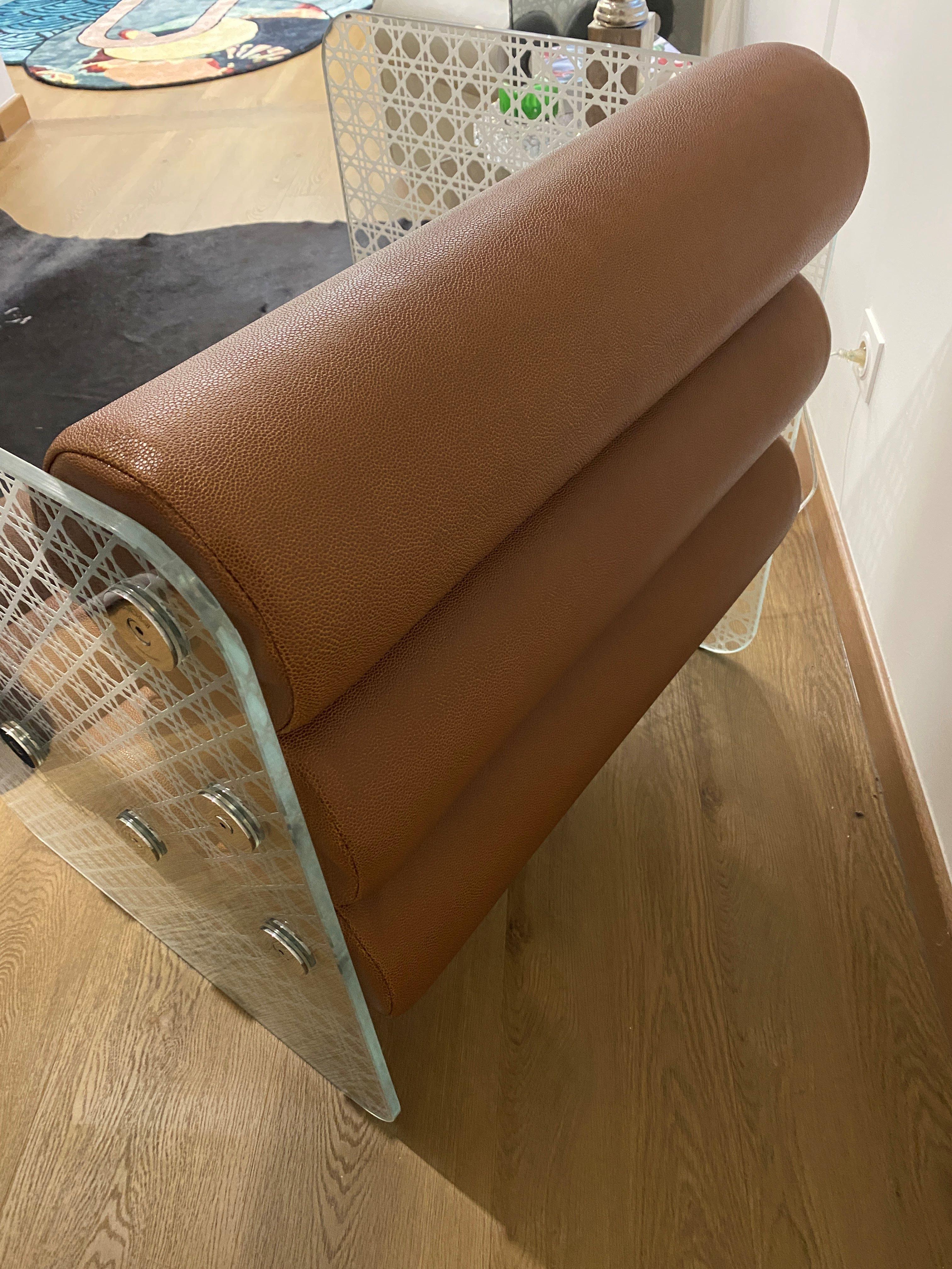 MW01 armchair in Art Deco style, with engraved and sandblasted glass panels For Sale 1