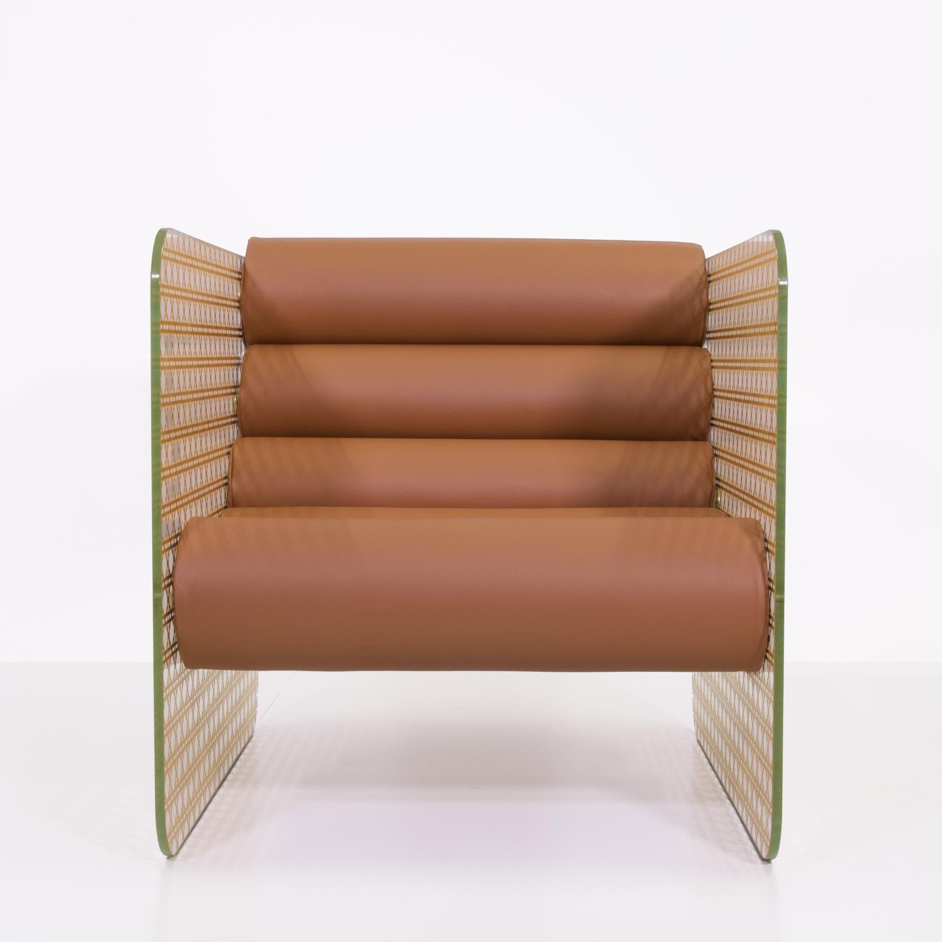 Der goldene Sessel MW02 Cannage verkörpert zeitlose Eleganz und ist ein ikonisches Symbol für Dior. Dieser Sessel ist gleichzeitig eine Oase des Komforts, ein dekorativer Wert und ein wertvolles Sammlerstück. Seine fein gravierten und