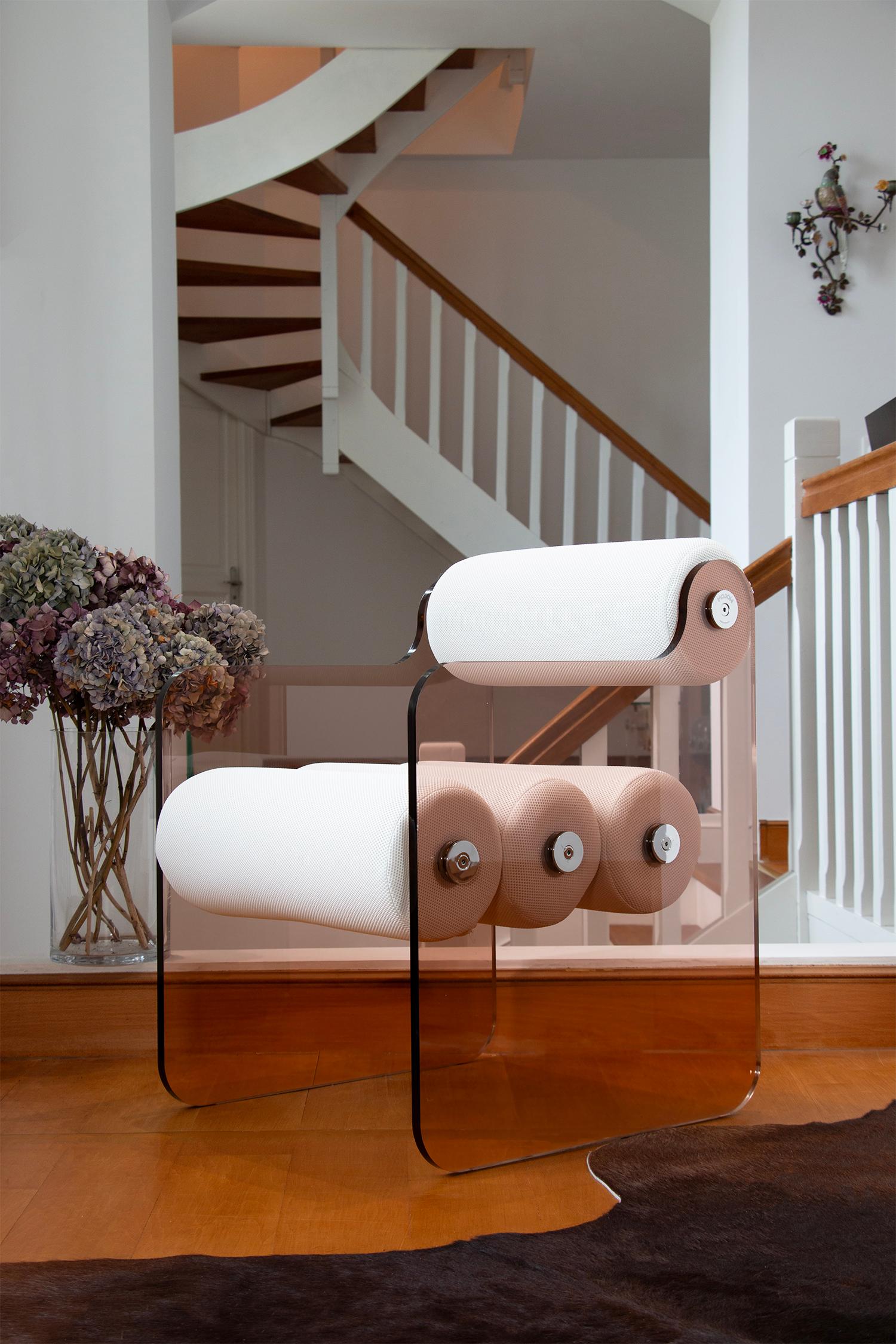 Streamlined Moderno Sedia moderna MW04 con pannelli trasparenti in bronzo, di MW DESIGNER FURNITURE in vendita