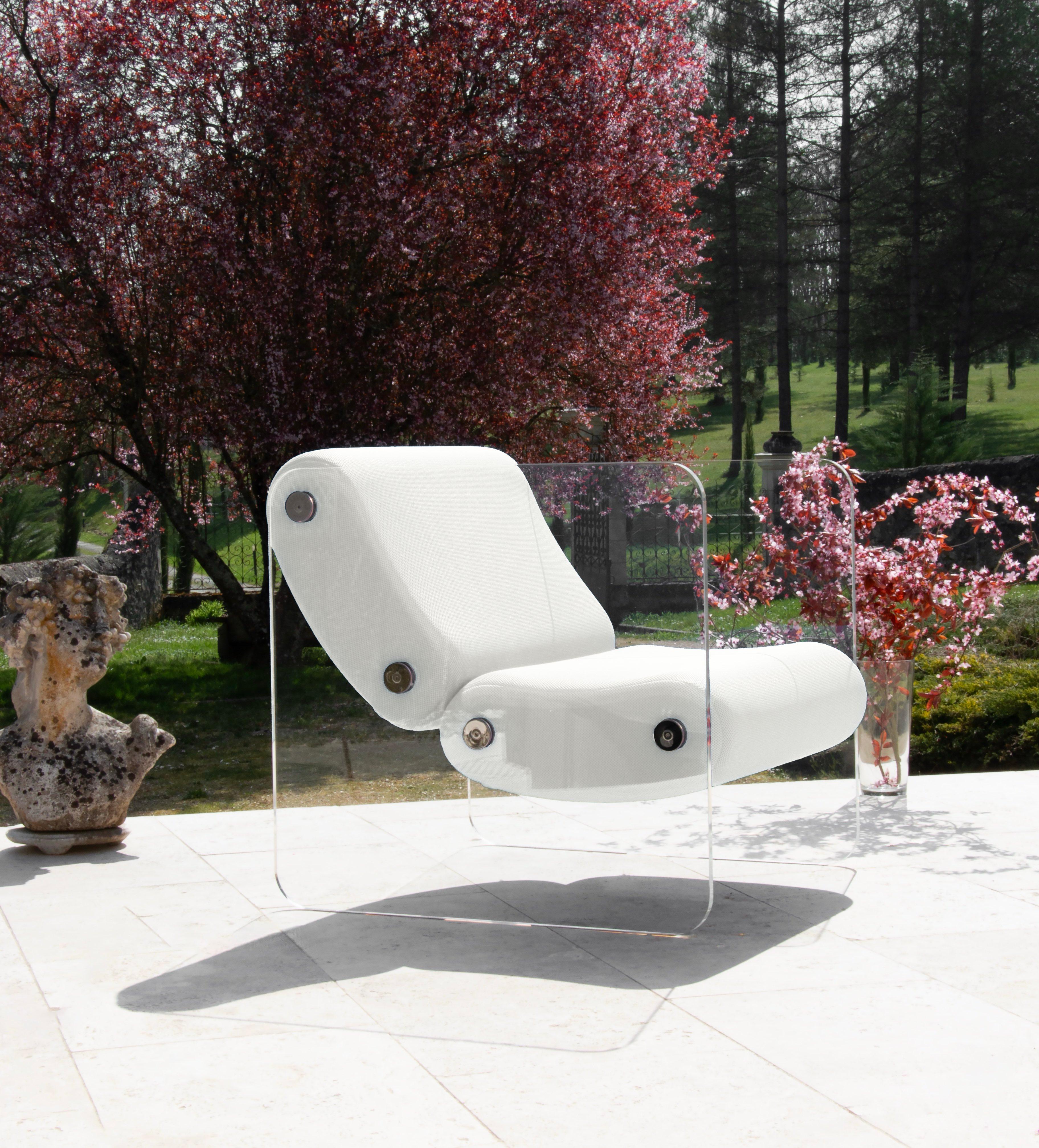 Modern Mw08 design white armchair, handmade in France by designer Olivier Santini For Sale