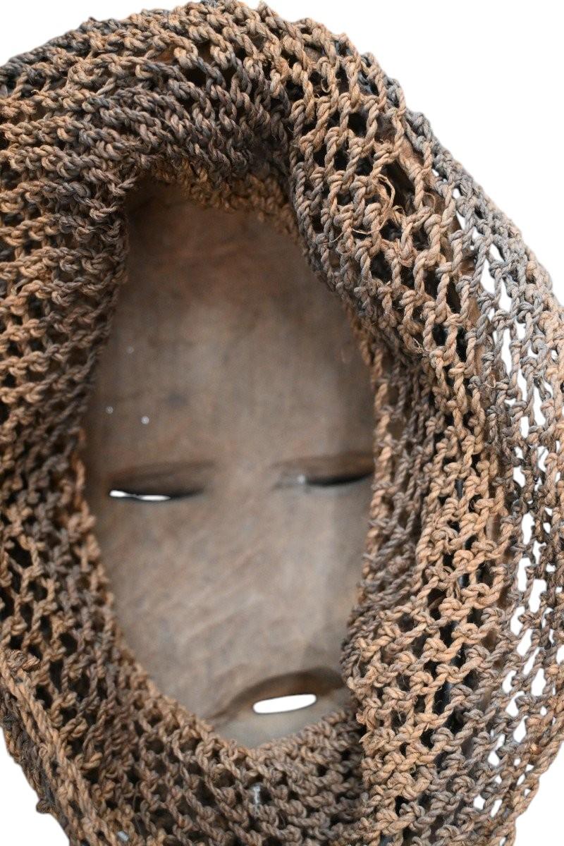 Mwana Pwo Mask From The Chokwe / Tshokwe Tribe, Dr Congo In Good Condition For Sale In Bilzen, BE