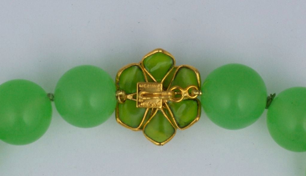 MWLC Collana in vetro Gripoix Lime Zinnia In condizioni ottime in vendita a New York, NY